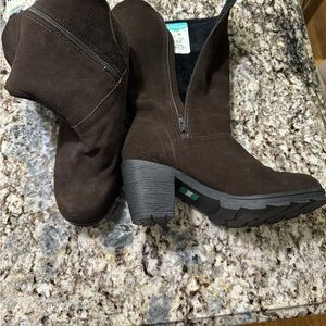 Brand new with tags women’s Cougar brown suede boots size 9.